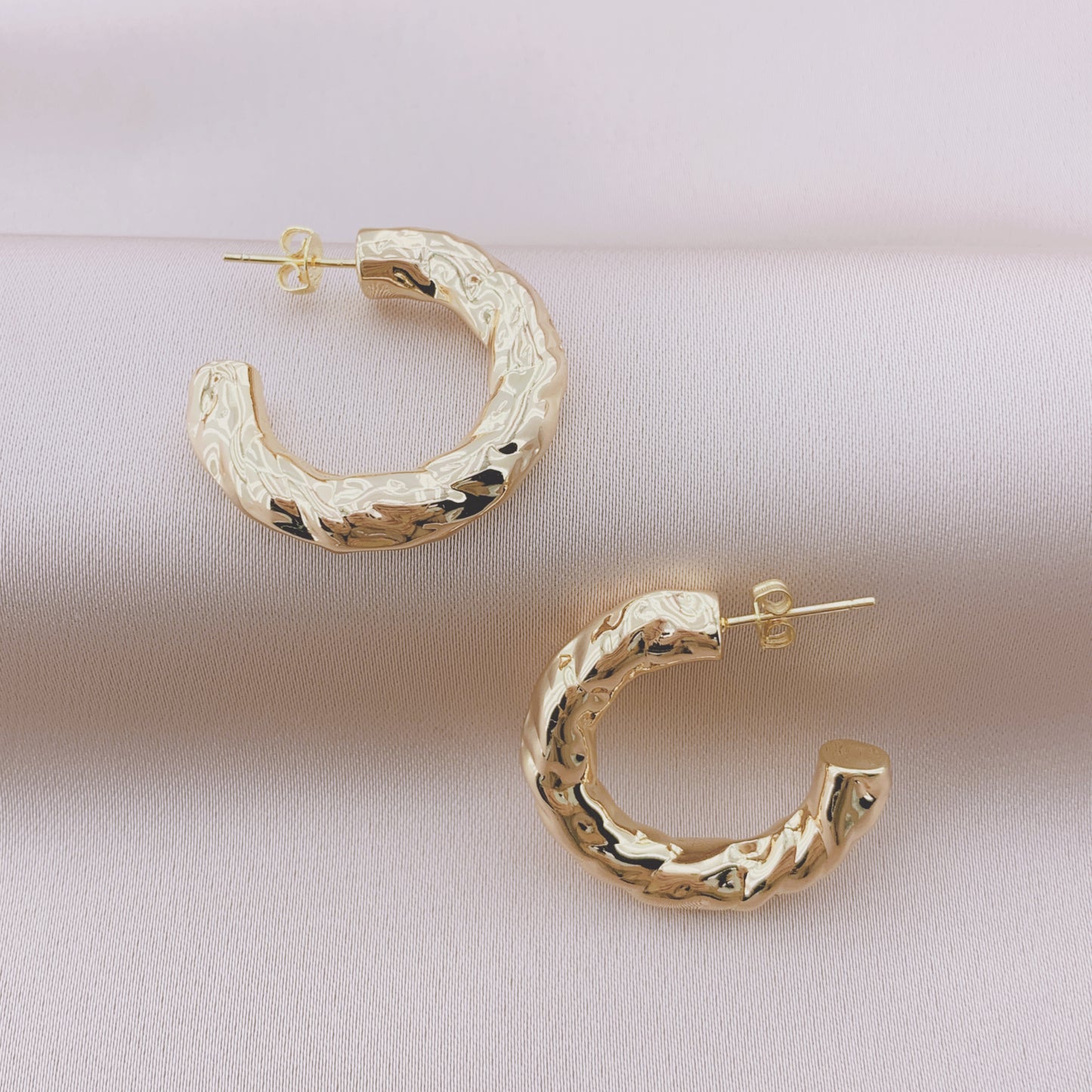 Women's Fashion Hollow Hoop Earring