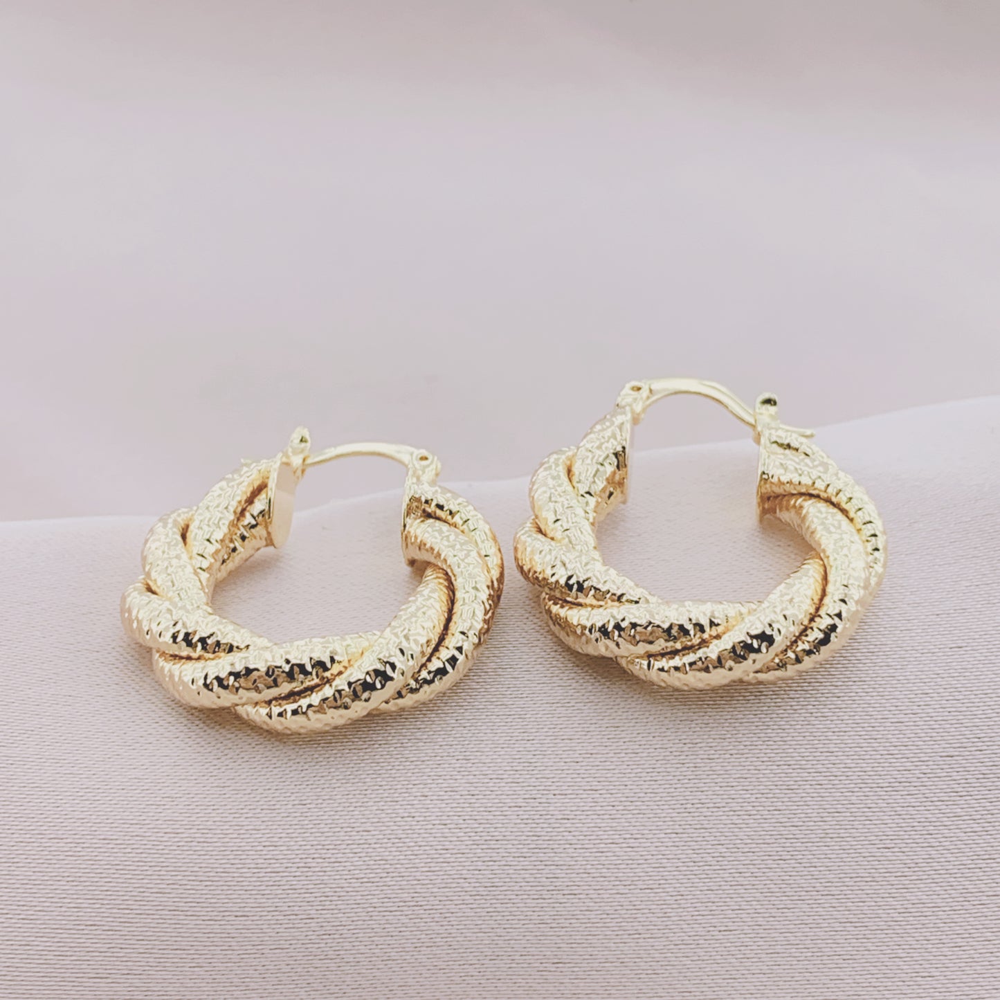 Women's Fashion Hollow Hoop Earring