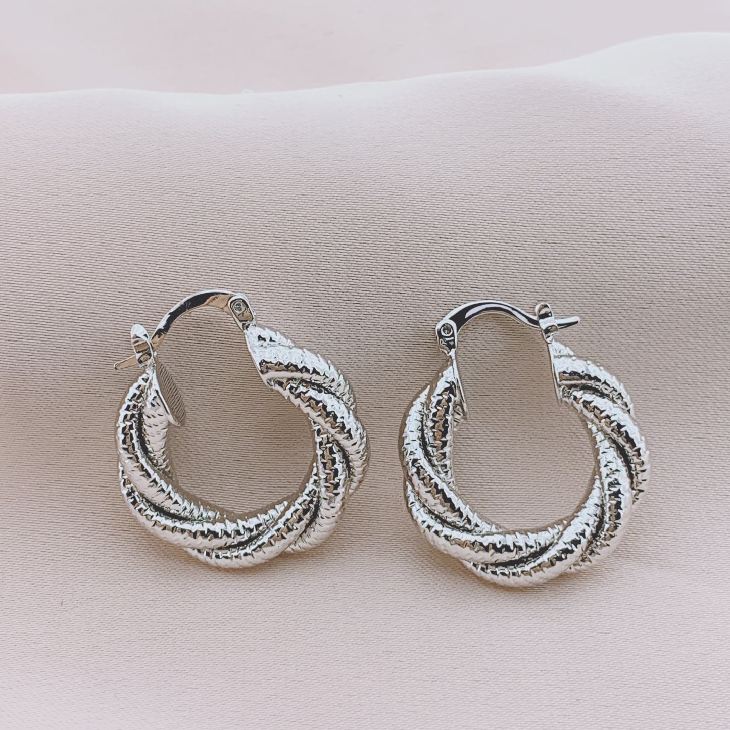 Women's Fashion Hollow Hoop Earring