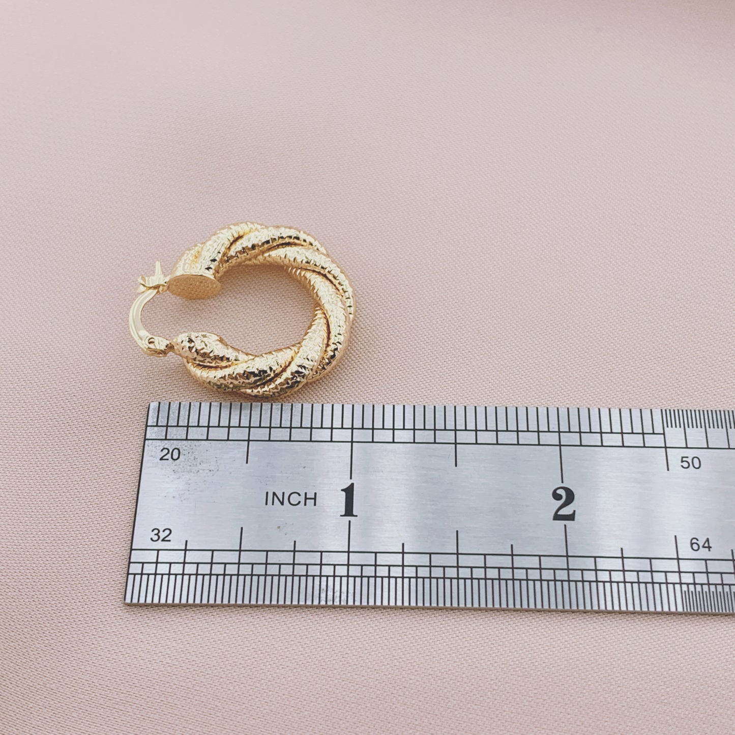 Women's Fashion Hollow Hoop Earring