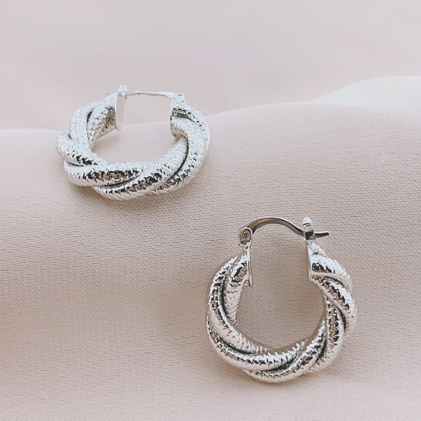 Women's Fashion Hollow Hoop Earring