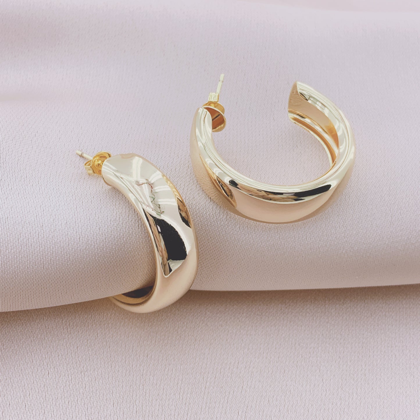 Women's Fashion Hollow Hoop Earring