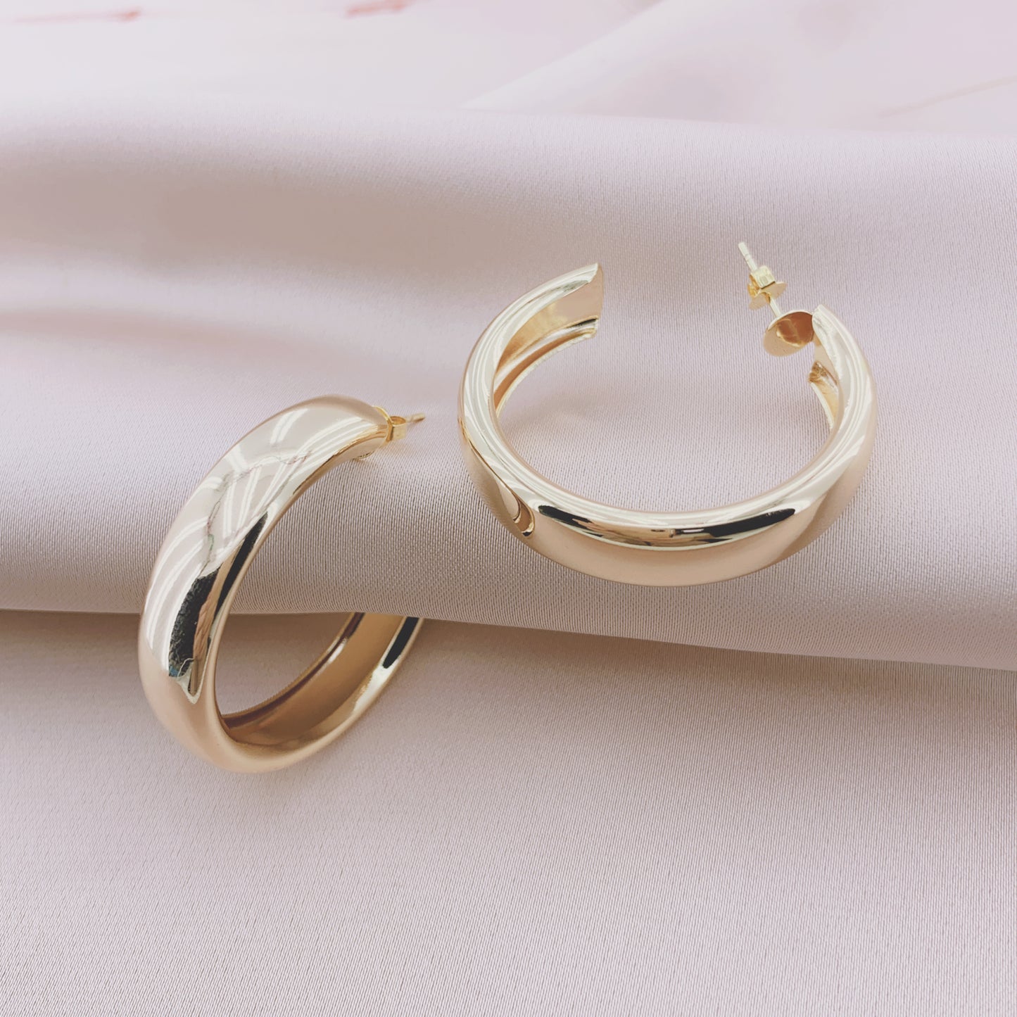 Women's Fashion Hollow Hoop Earring