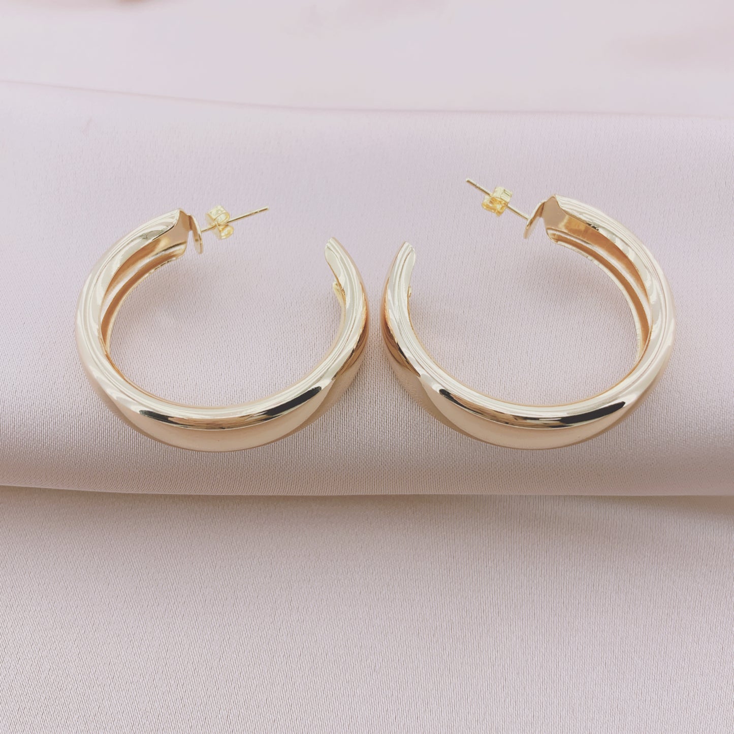 Women's Fashion Hollow Hoop Earring