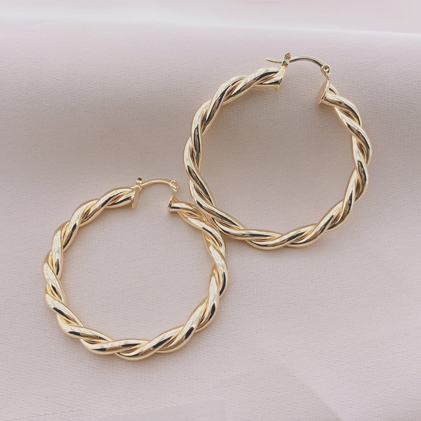 Women's Fashion Hollow Hoop Earring