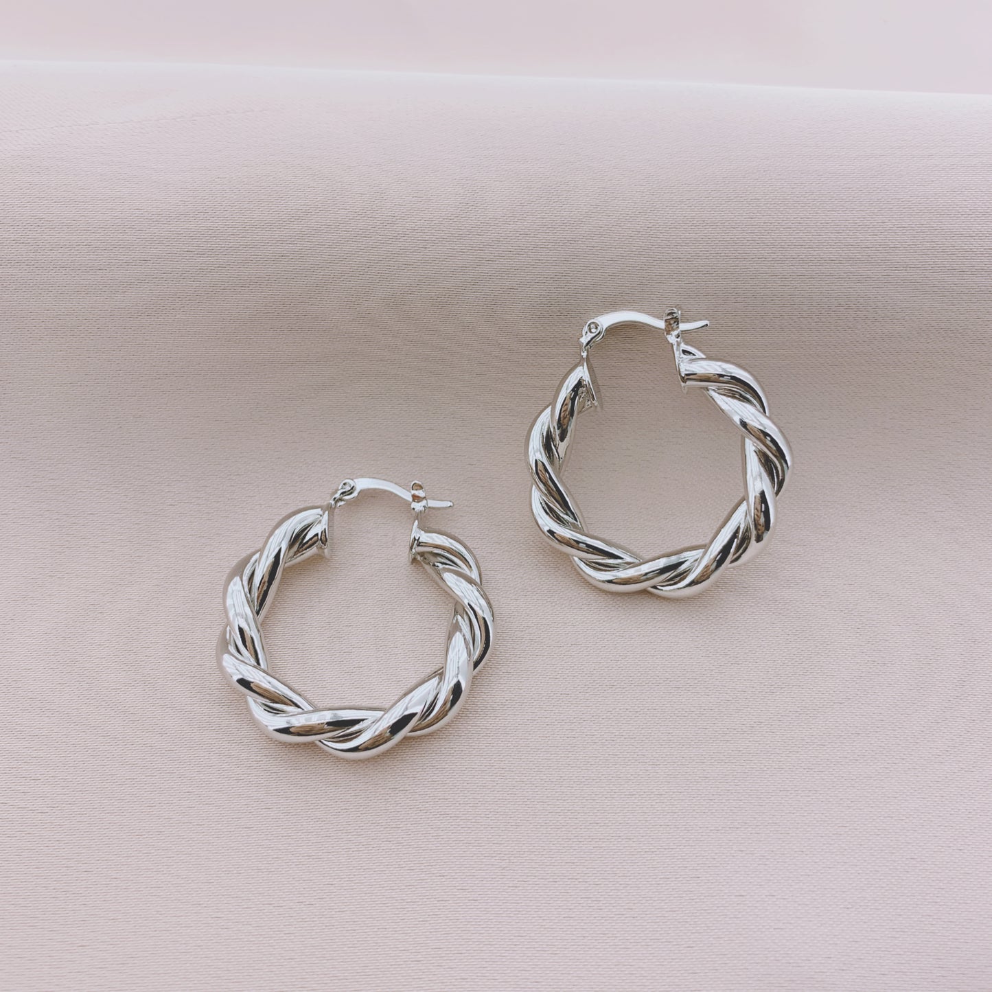 Women's Fashion Hollow Hoop Earring