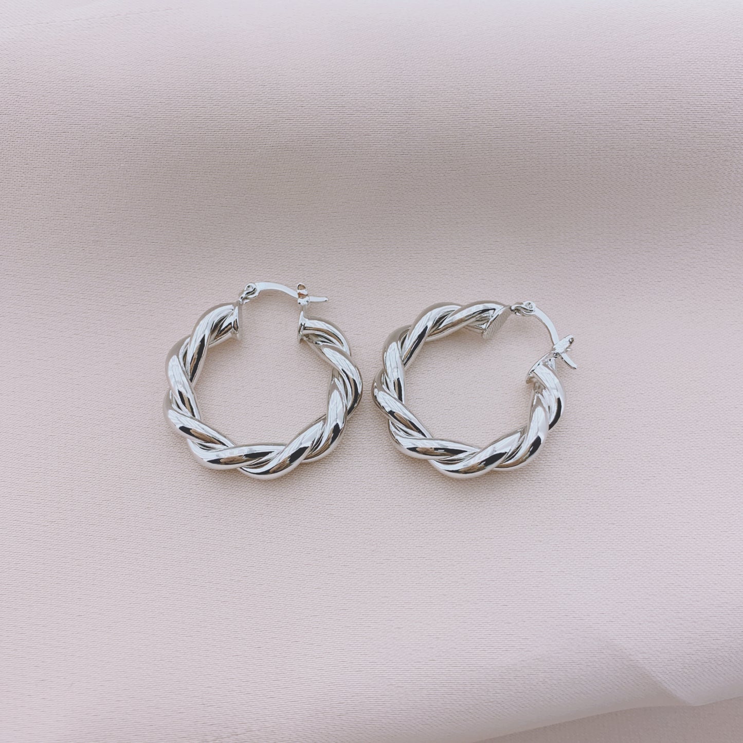 Women's Fashion Hollow Hoop Earring