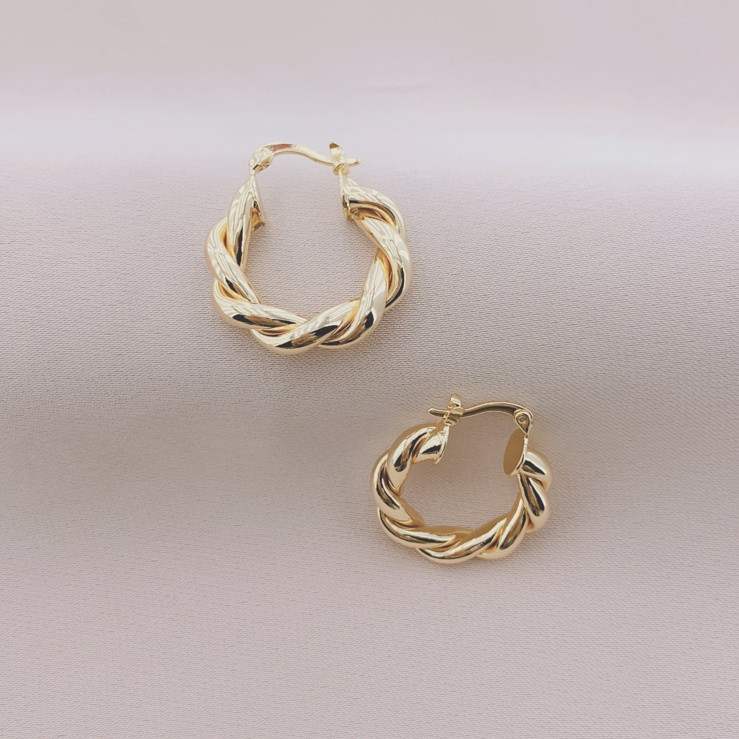 Women's Fashion Hollow Hoop Earring