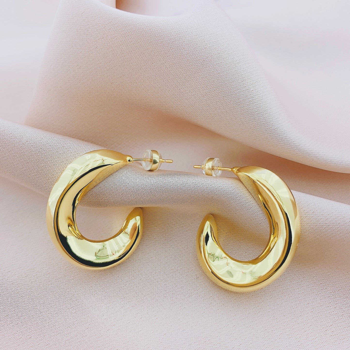 Women's Fashion Hollow Hoop Earring