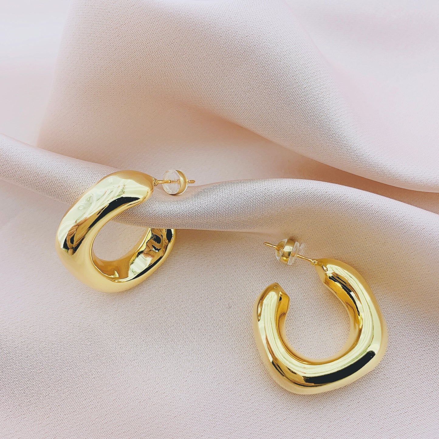 Women's Fashion Hollow Hoop Earring