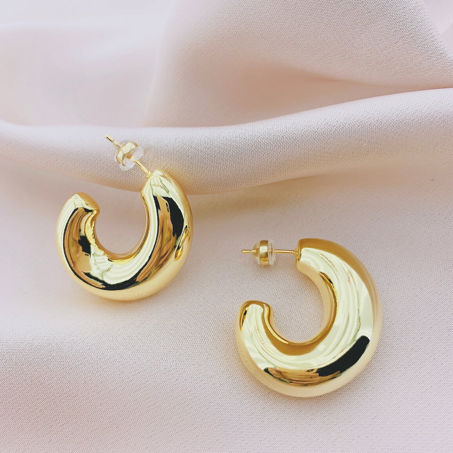 Women's Fashion Hollow Hoop Earring