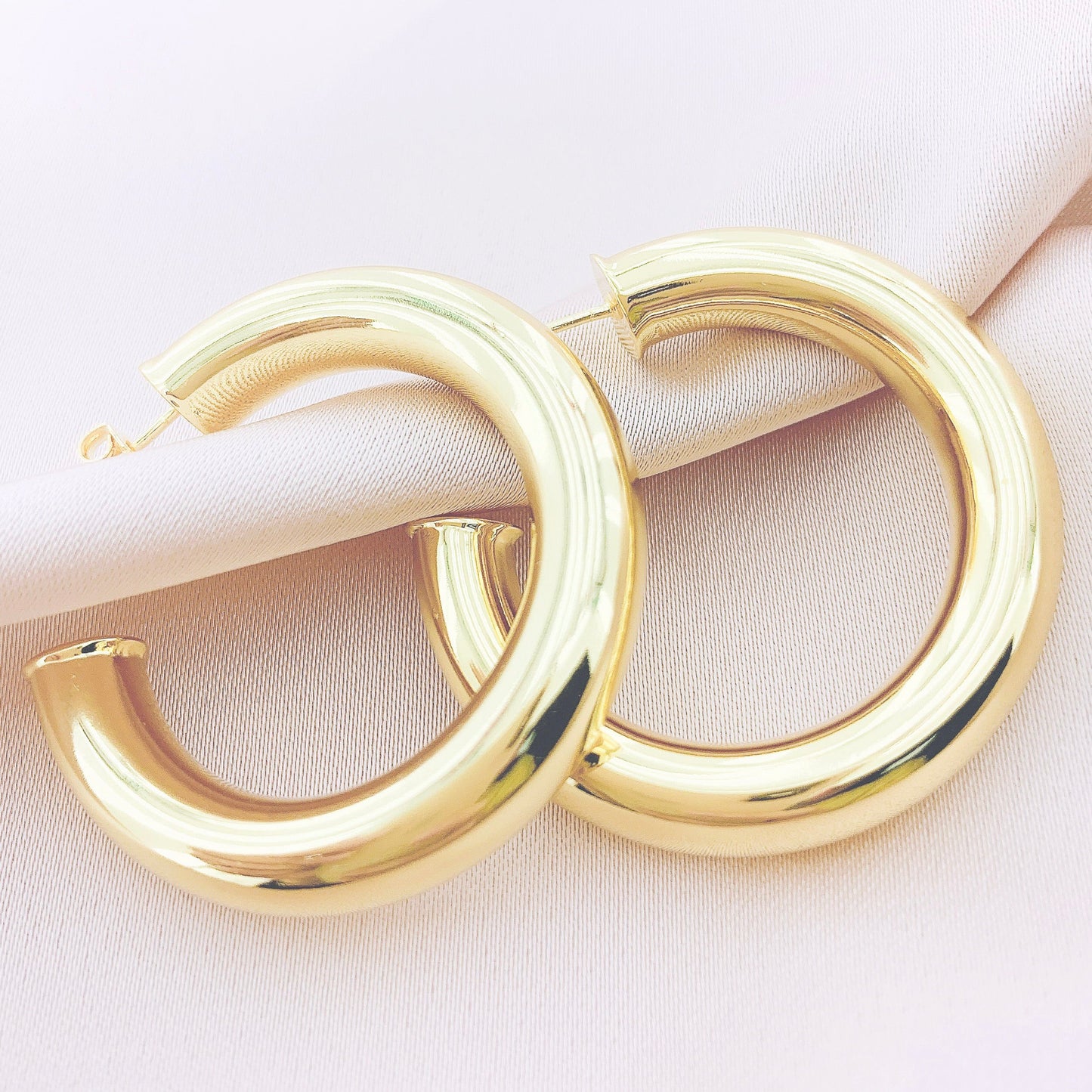 Women's Fashion Hollow Hoop Earring