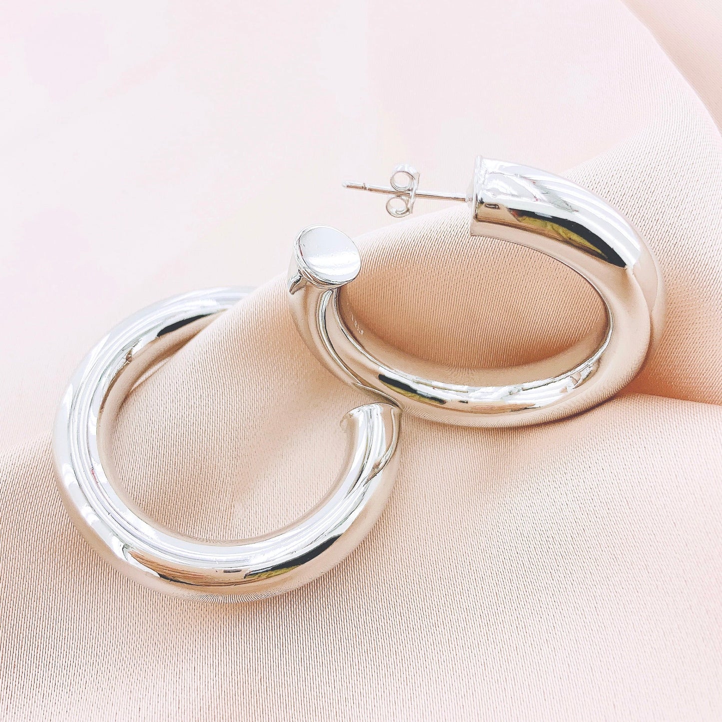 Women's Fashion Hollow Hoop Earring