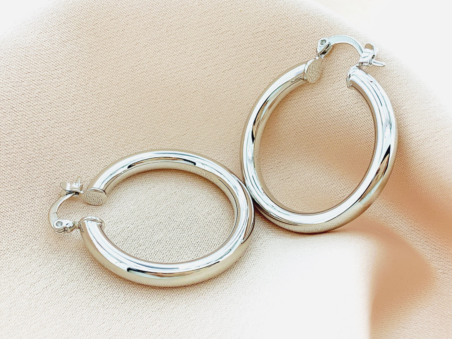 Women's Fashion Hollow Hoop Earring