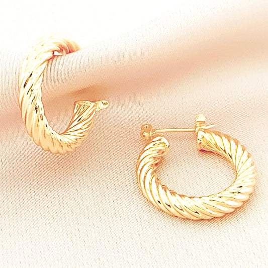 Women's Fashion Hollow Hoop Earring