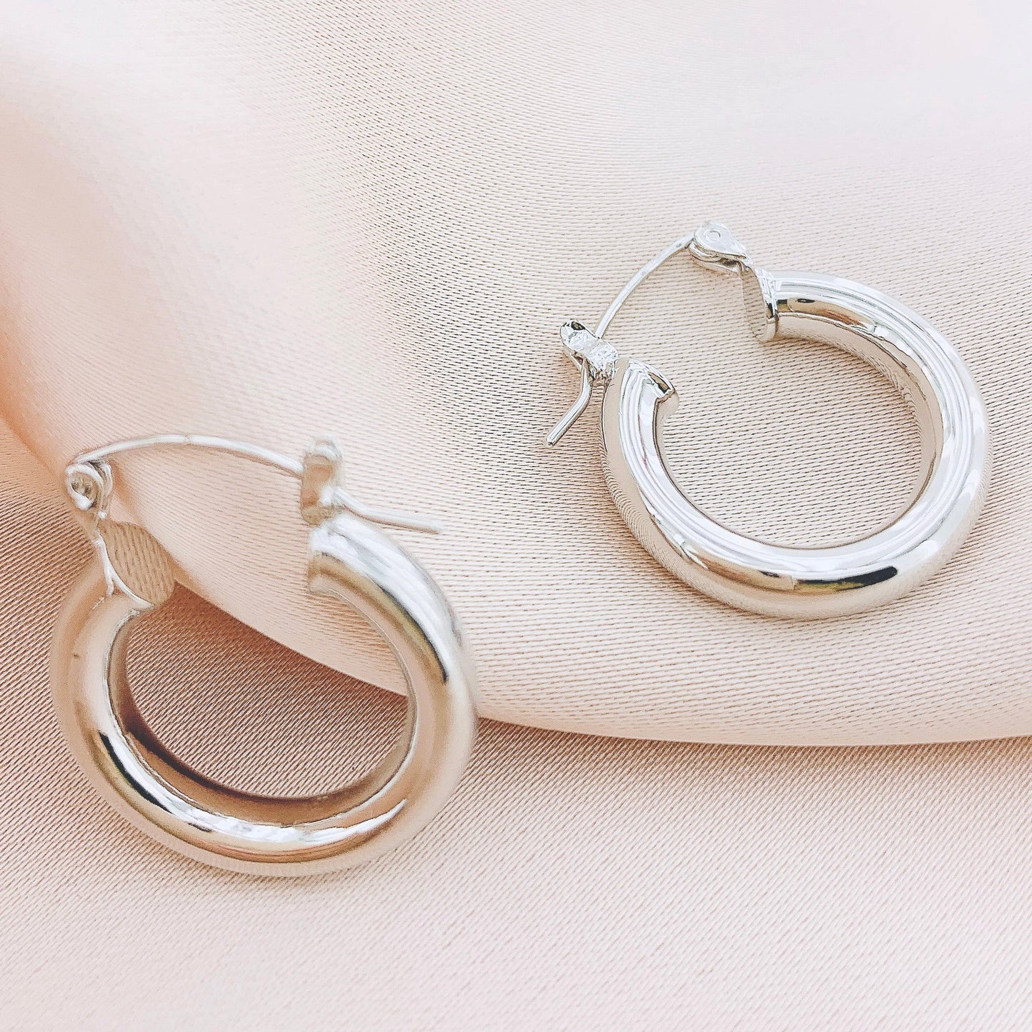 Women's Fashion Hollow Hoop Earring