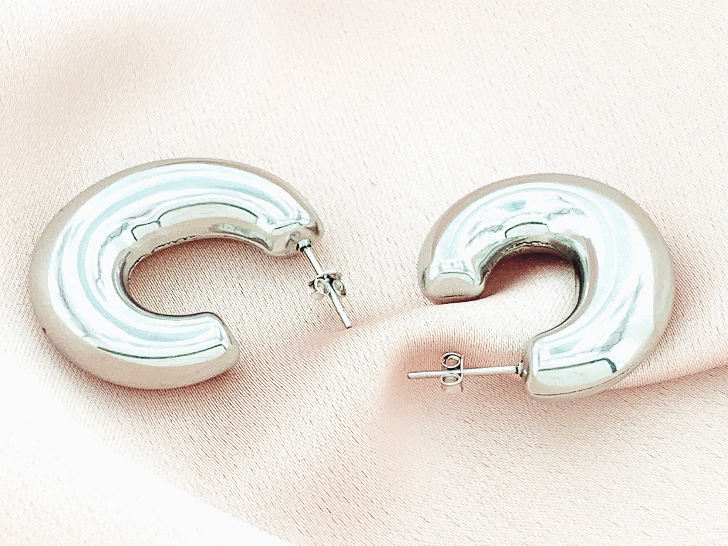 Women's Fashion Hollow Hoop Earring