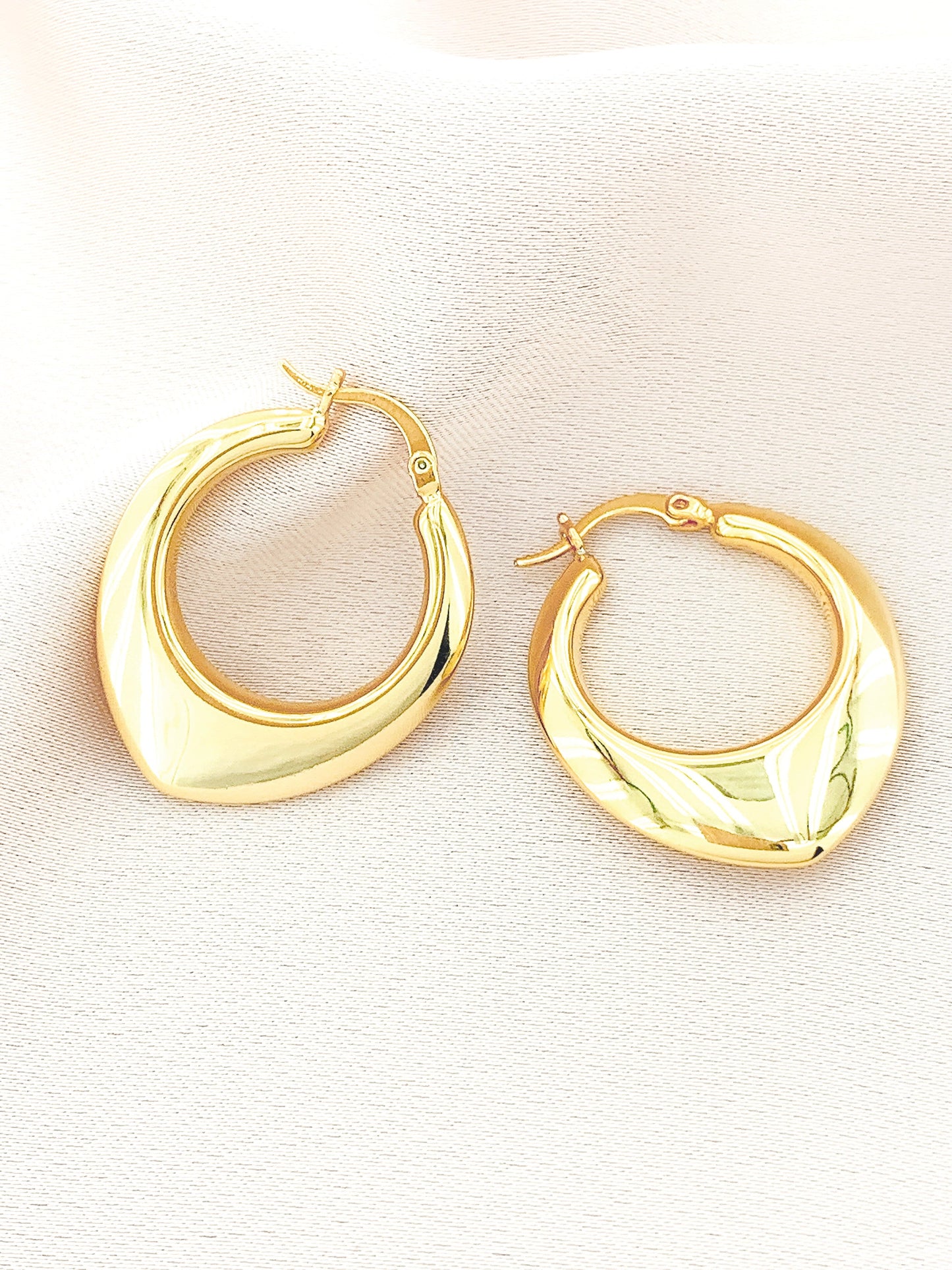 Women's Fashion Hollow Hoop Earring