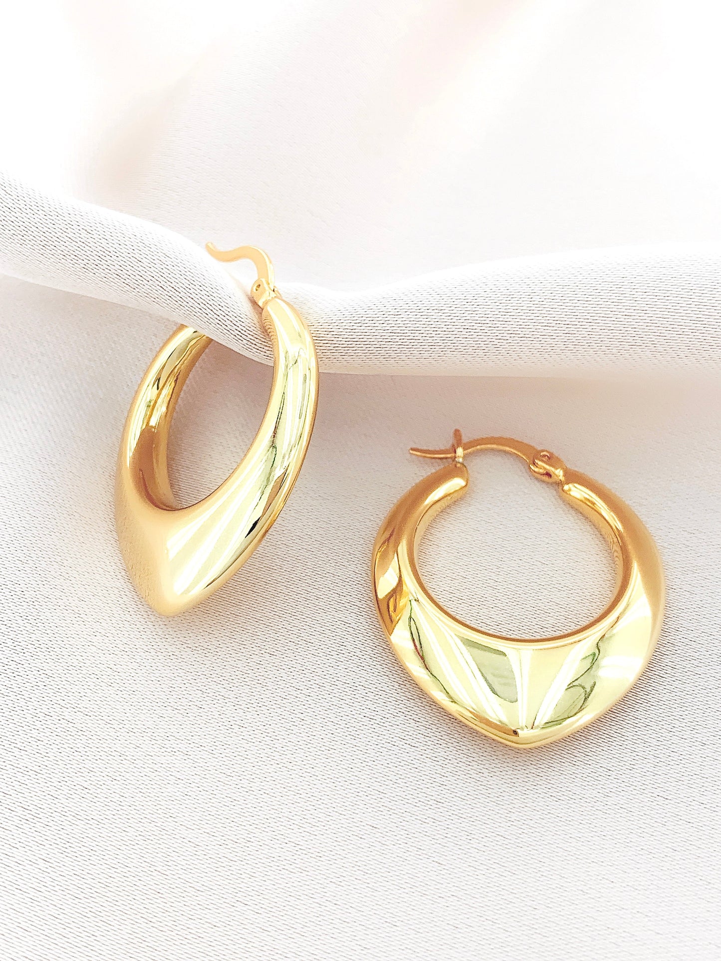 Women's Fashion Hollow Hoop Earring