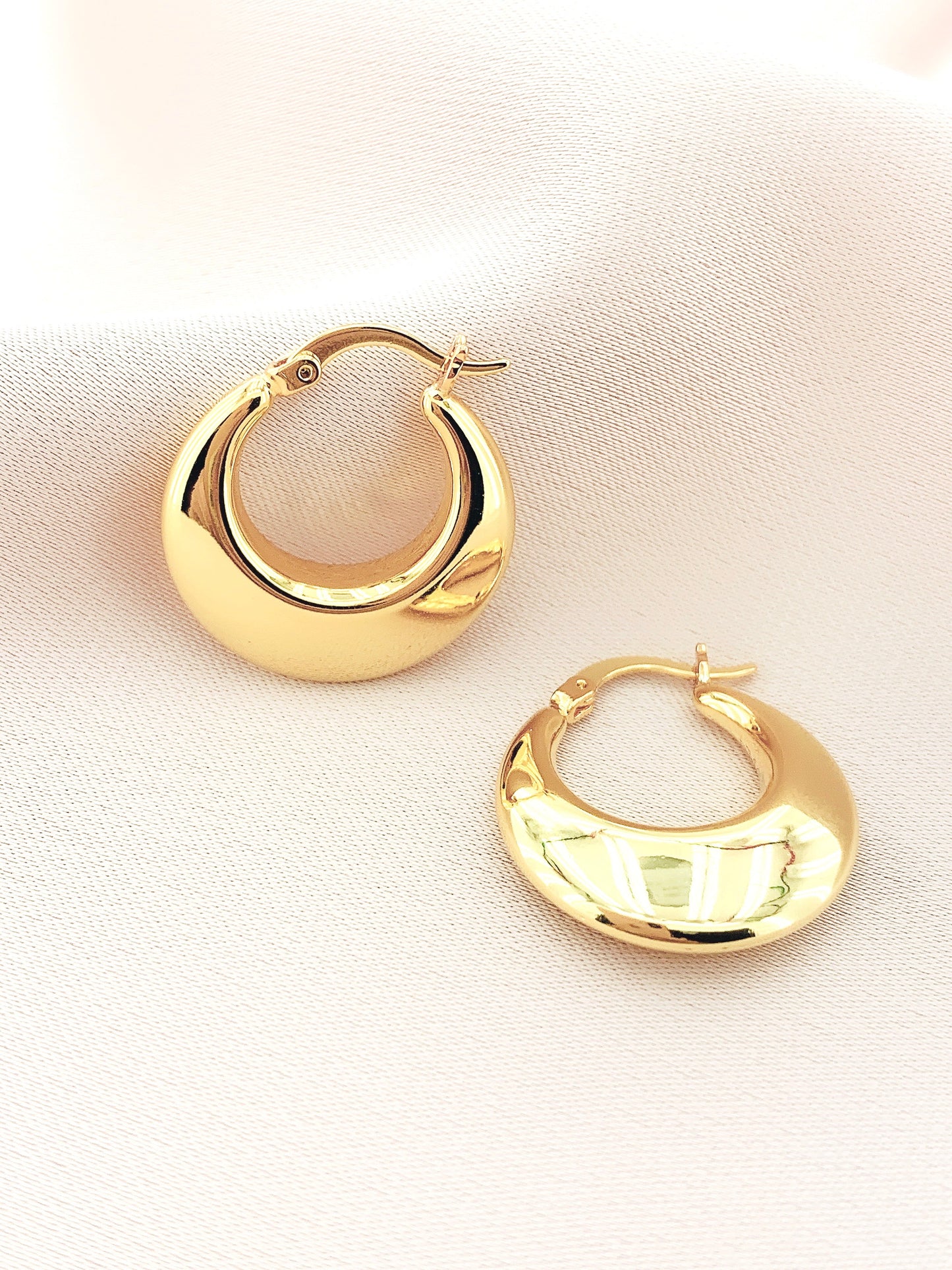 Women's Fashion Hollow Hoop Earring