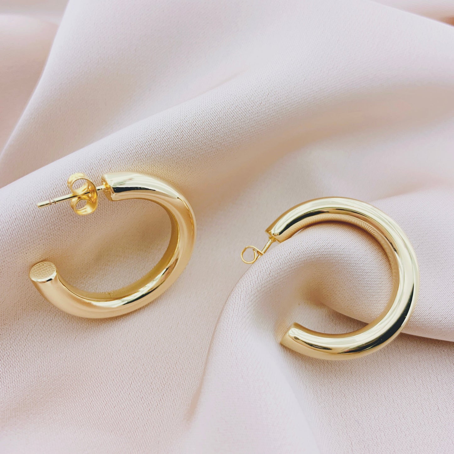 Women's Fashion Hollow Hoop Earring