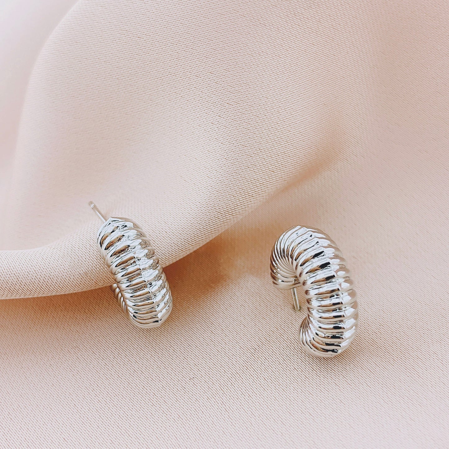 Women's Fashion Hllow Hoop Earring