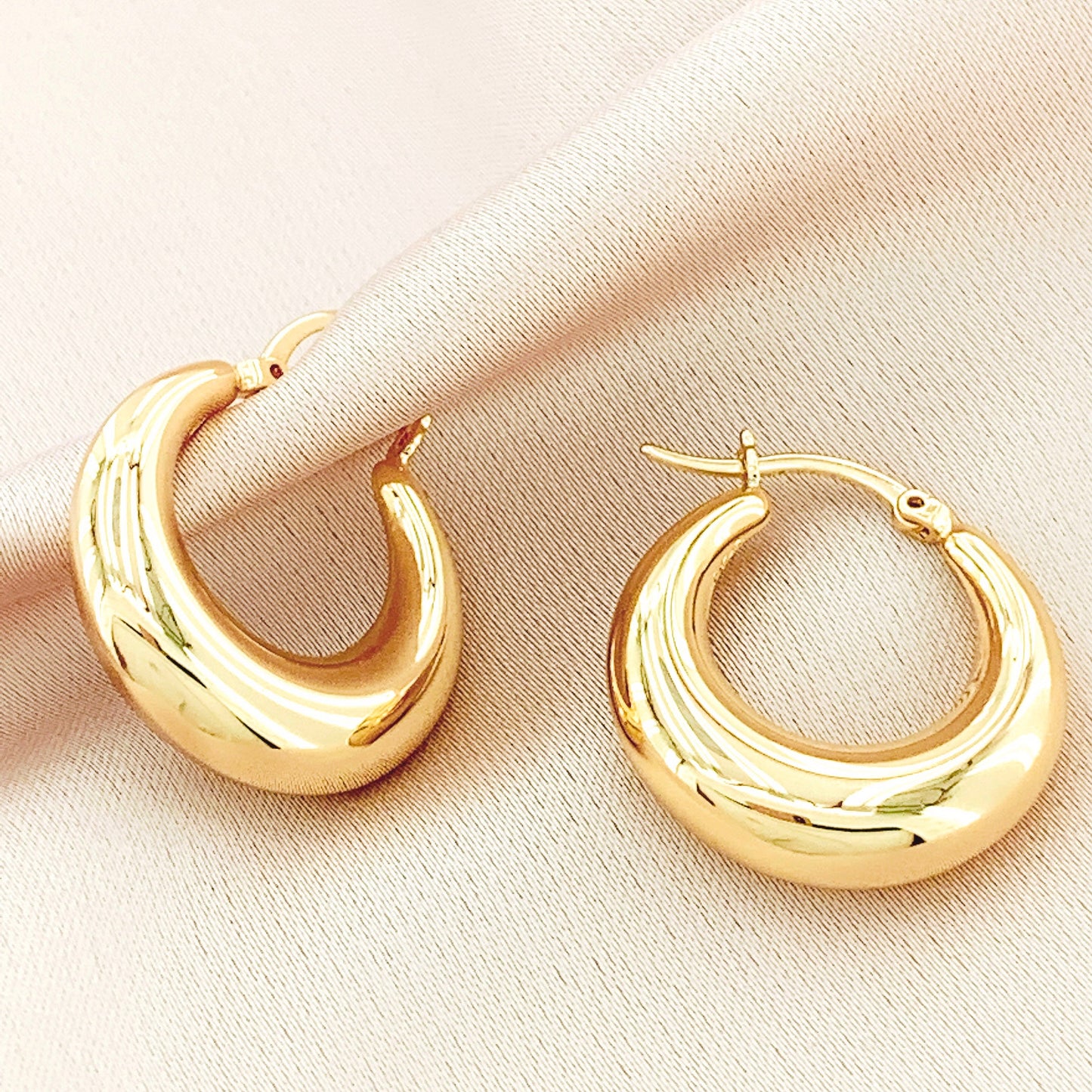 Women's Fashion Hollow Hoop Earring