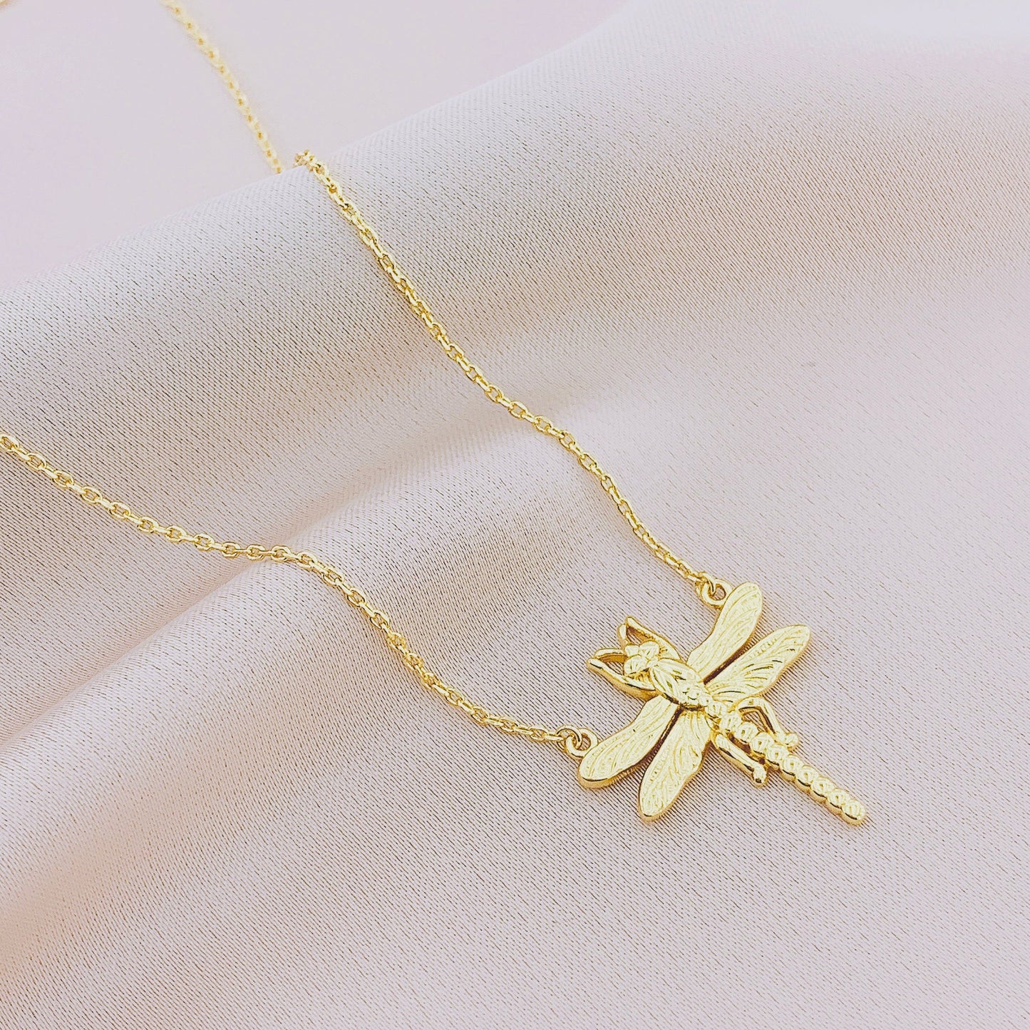 Women's Fashion Animal Dragonfly Pendant Necklace