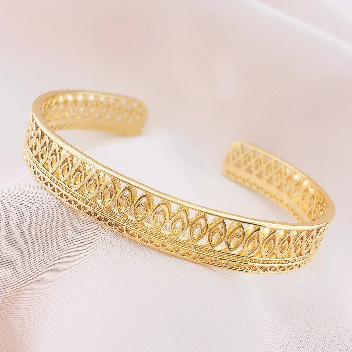 Women's Fashion Bangle Cuff