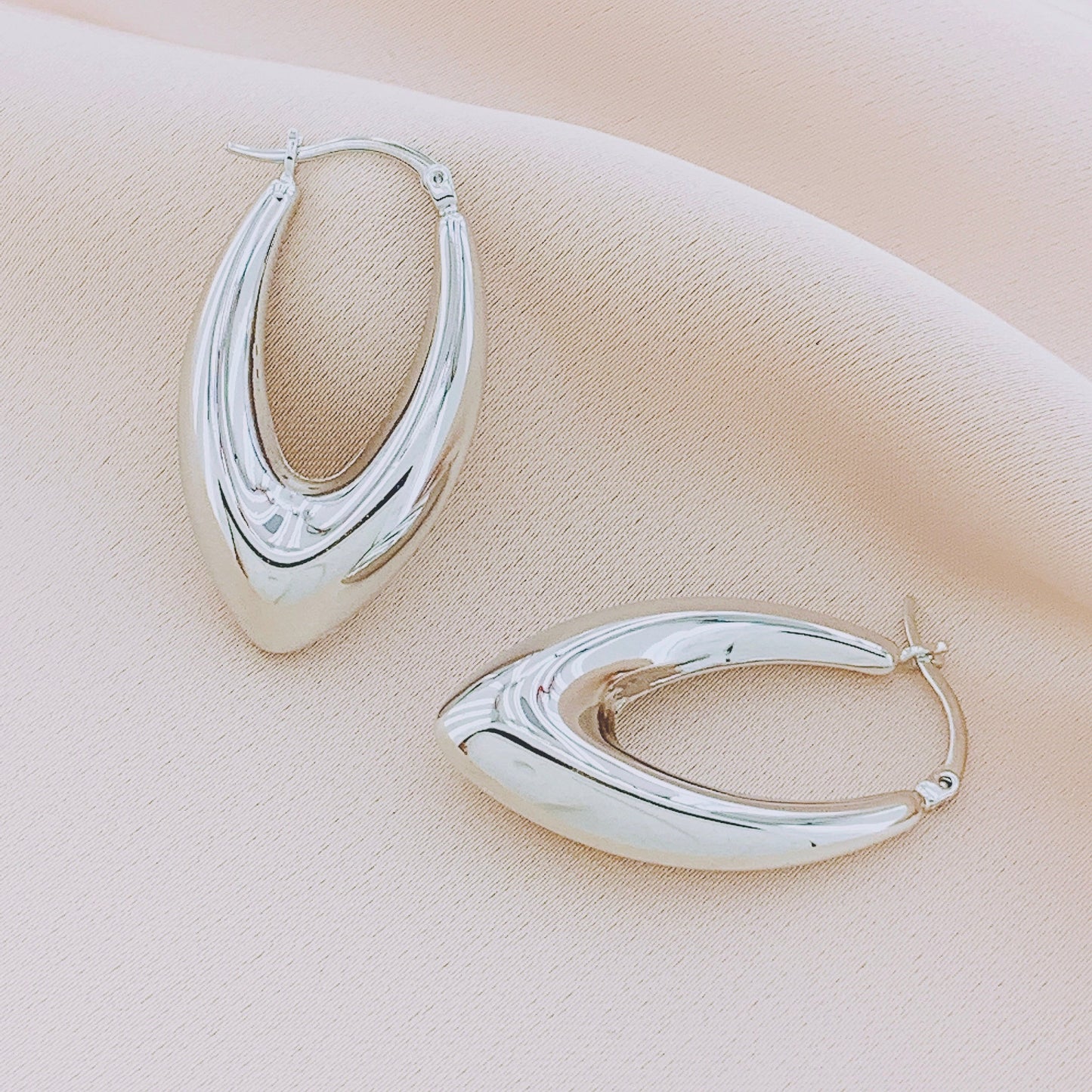 Women's Fashion Hollow Hoop Earring